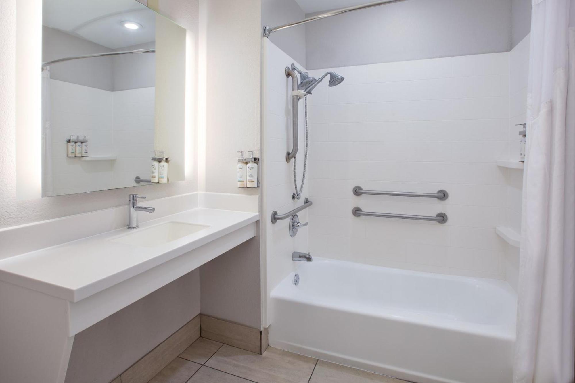 Holiday Express & By Ihg 2* Athens