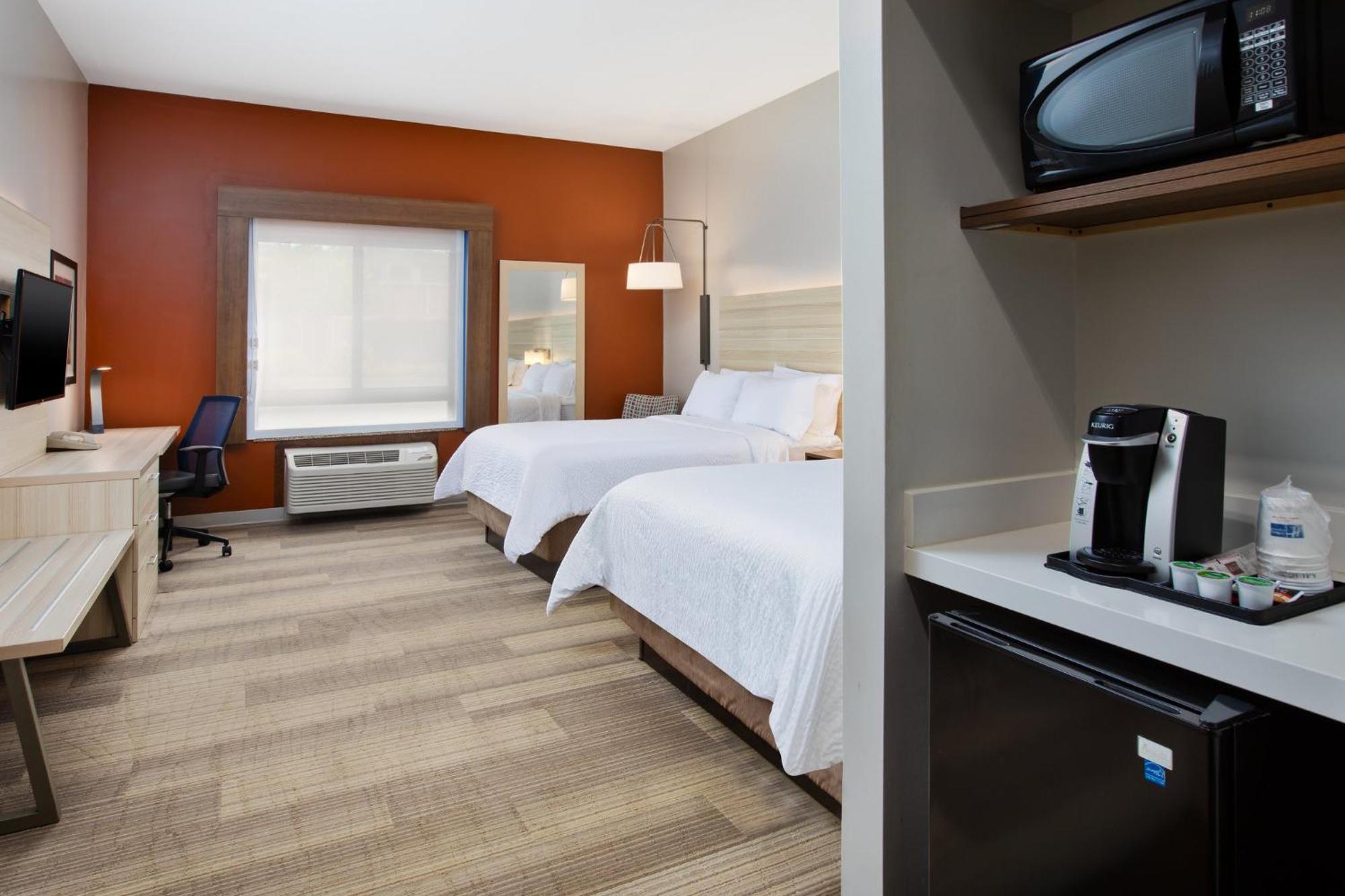 Holiday Express & By Ihg